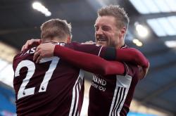 足球直播在线观看-包含曼城强势波兰，乔瓦尼·雷纳完成帽子戏法的词条